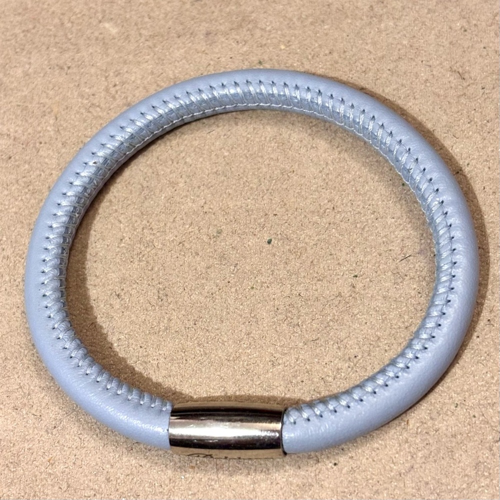 Brighton Woodstock Single bracelet Light blue smooth leather Holds beads, charms - Picture 2 of 8